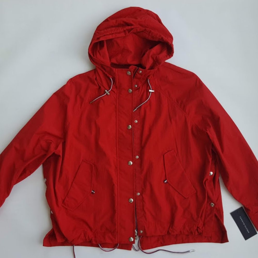 NWT Tommy Hilfiger Oversized Windbreaker / Rain Jacket, Size M
